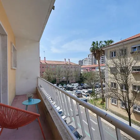Sunset Balcony Apartment, By Timecooler Lizbona
