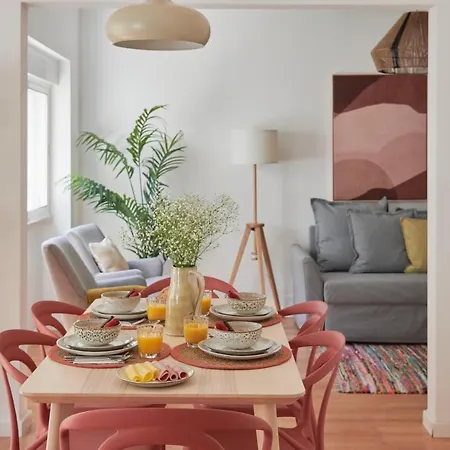 Sunset Balcony Apartment, By Timecooler شقة Lisboa